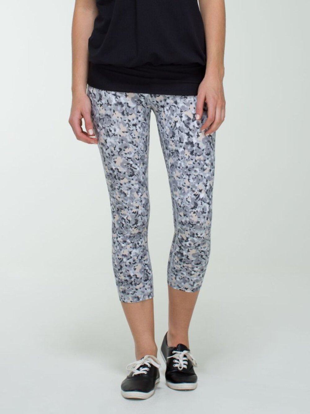 Lululemon Wunder Under Crop Not So Petite Fleur Silver Spoon/Silver Spoon SIZE 6